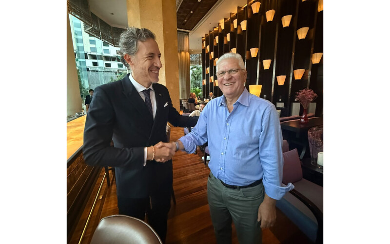 Zunibal Chief Commercial Officer Ángel Martínez and Thai Union Group Director Global Fish Purchasing Tony Lazazzara