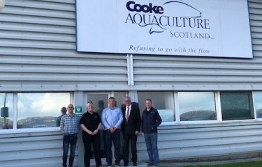 Fergus Ewing visits Cooke Aquaculture