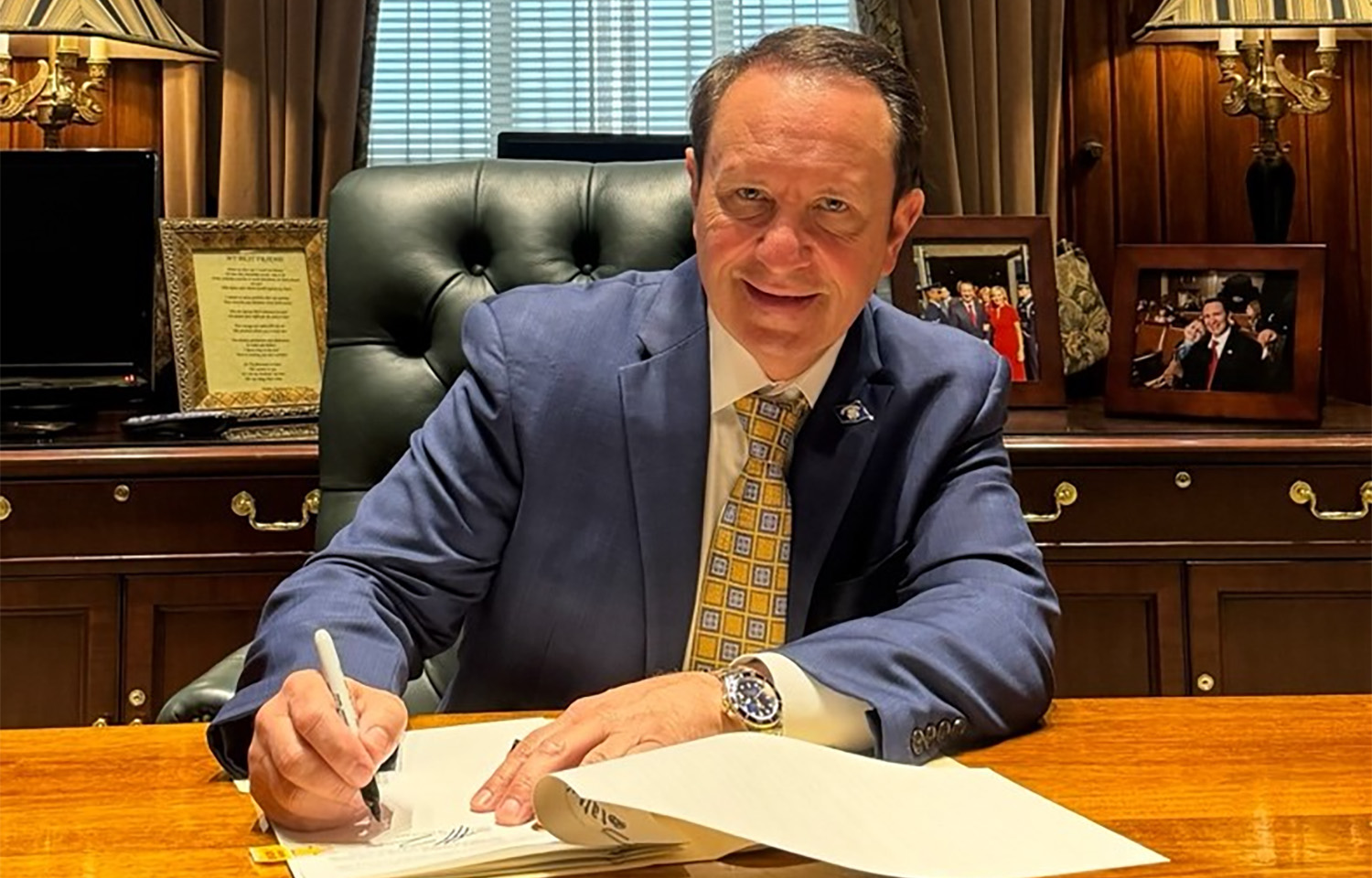 Louisiana Governor Jeff Landry signs disaster declaration for crawfish industry