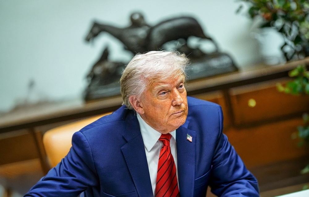 Trump threatens 100 percent tariffs on Canada over trade deal with China