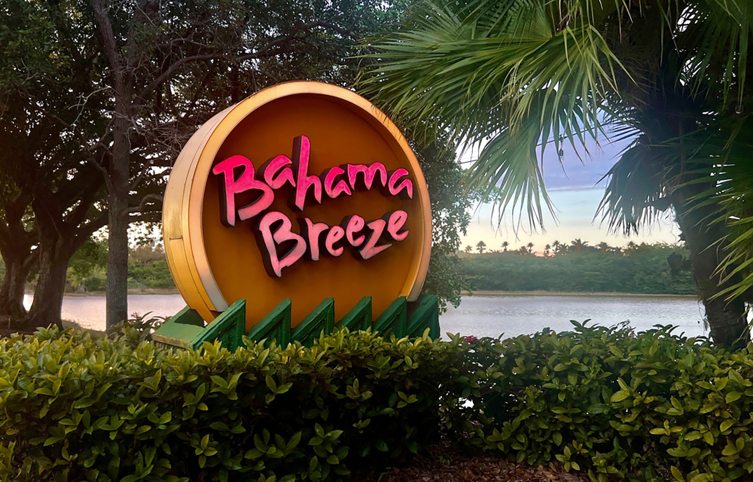 Darden to close or convert all remaining Bahama Breeze restaurants ...