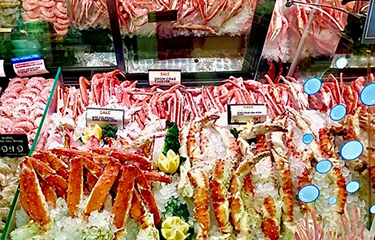 Fresh Thyme Market's crab counter.