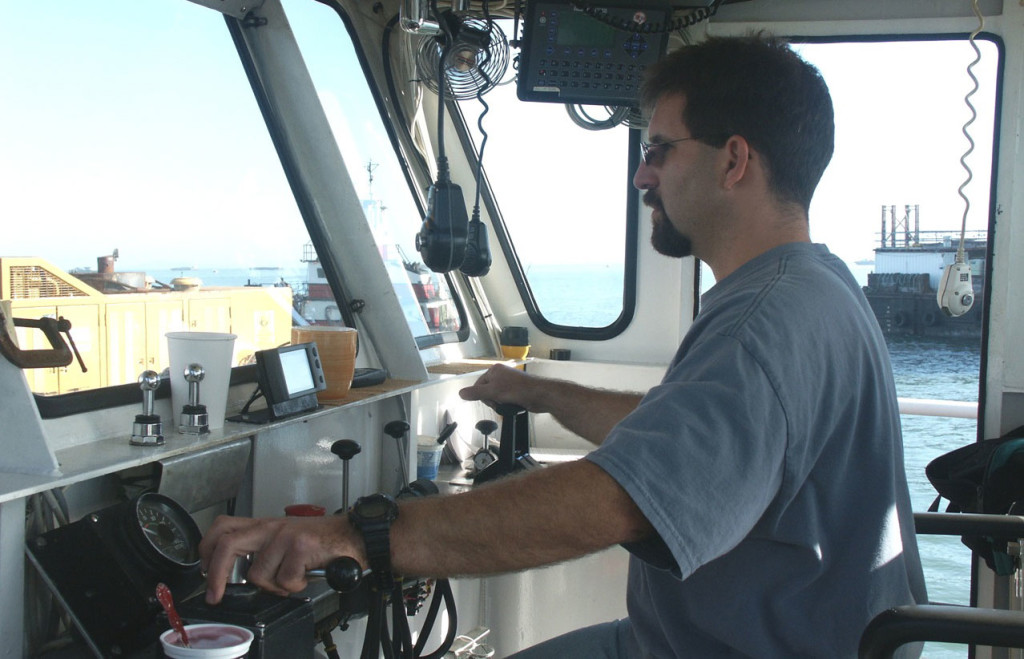02.06.014_tugcaptain