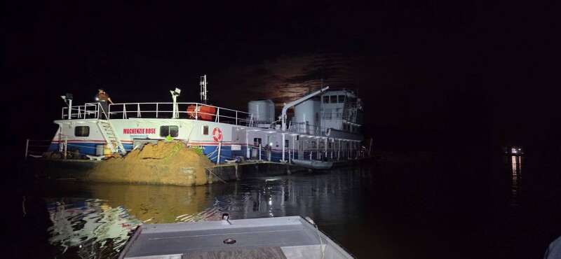 Towboat loses power on the Ohio River